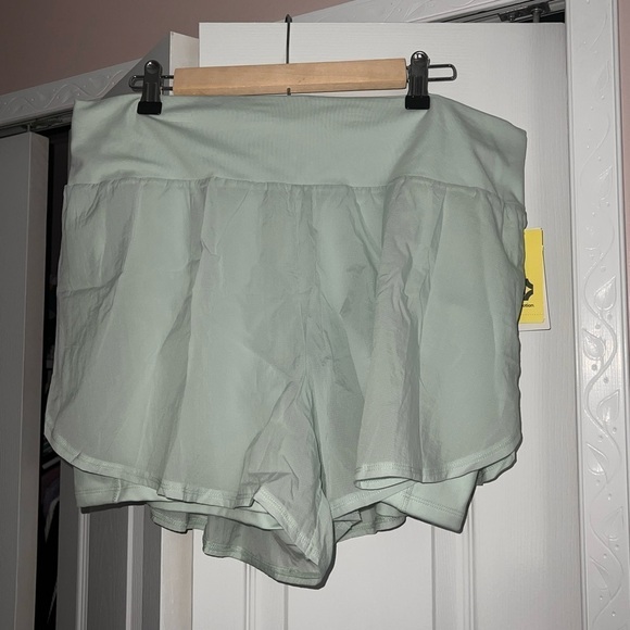 All In Motion Women’s Shorts - Picture 1 of 6